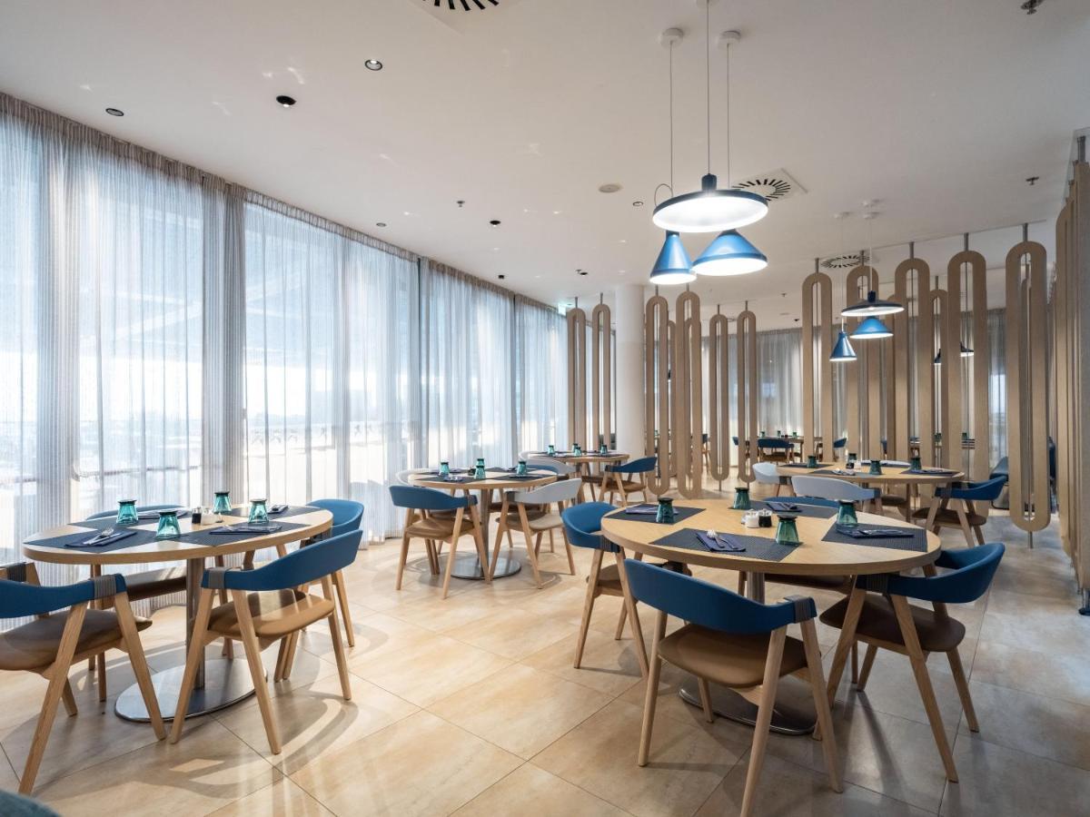 Falkensteiner Family Hotel Diadora Petrčane Exterior foto Restaurant