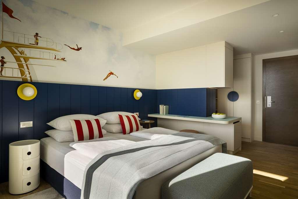 Falkensteiner Family Hotel Diadora Petrčane Habitación foto A room at the hotel