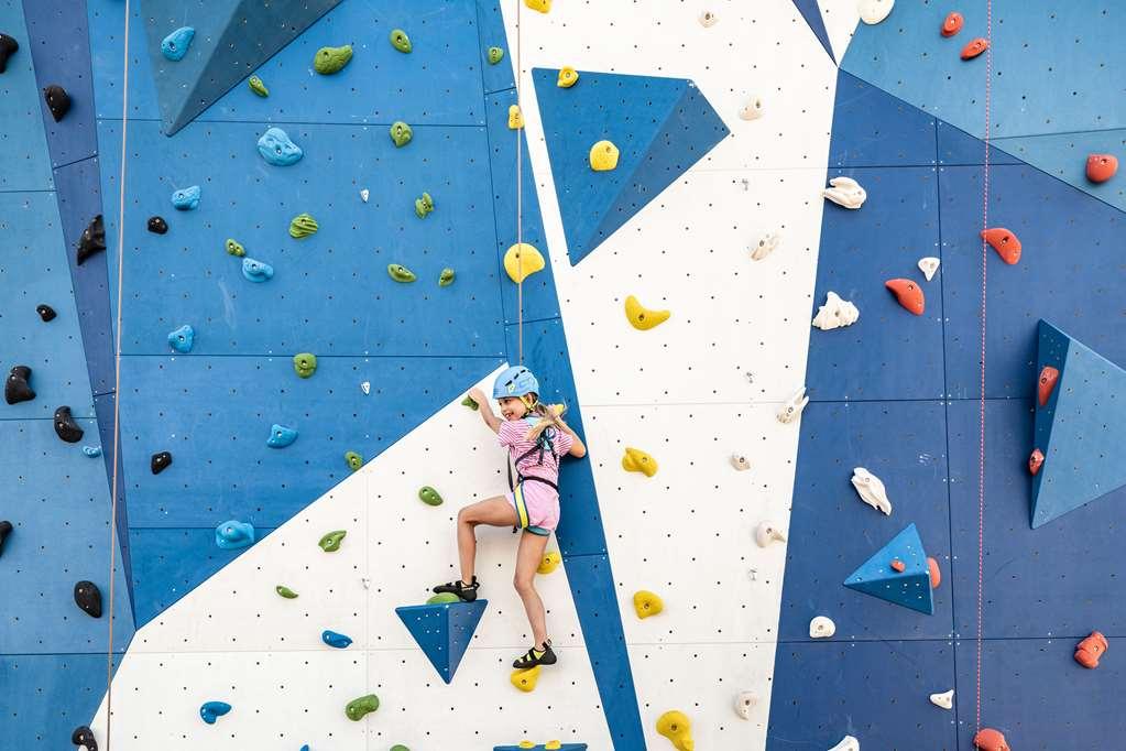 Falkensteiner Family Hotel Diadora Petrčane Facilidades foto Climbing wall