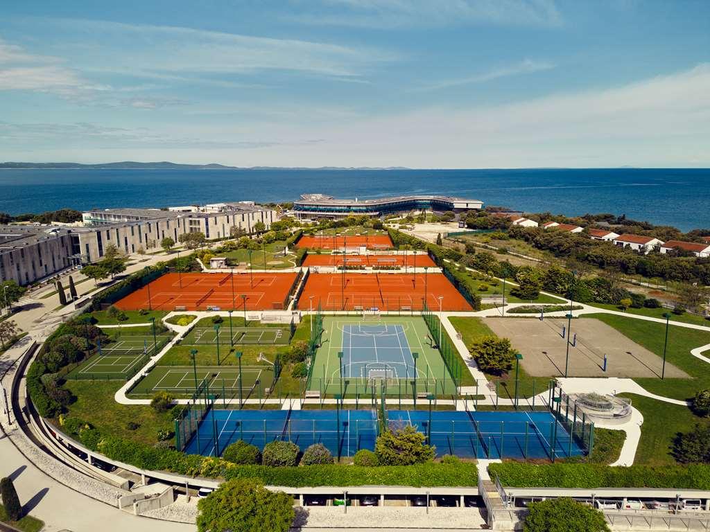 Falkensteiner Family Hotel Diadora Petrčane Facilidades foto Tennis Club