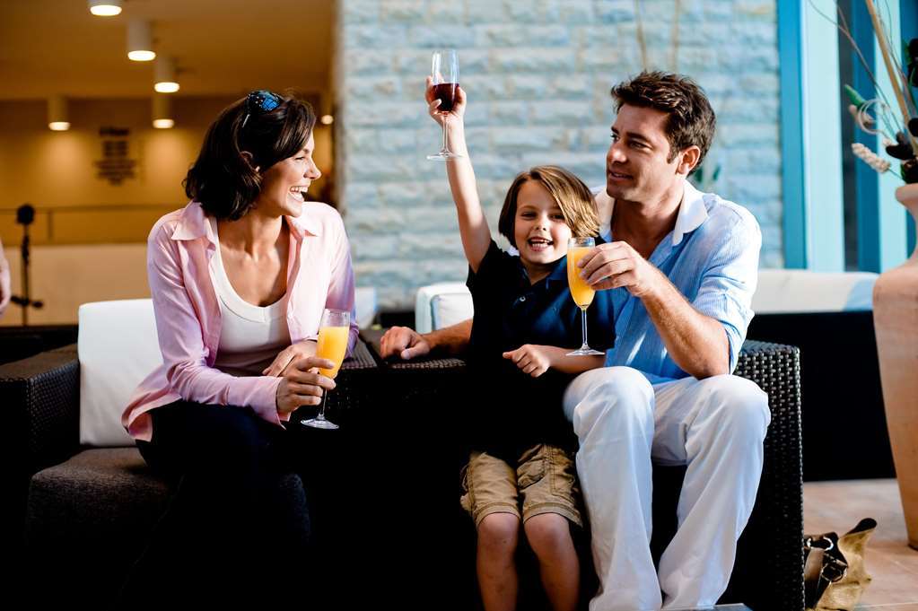 Falkensteiner Family Hotel Diadora Petrčane Interior foto Family at a resort